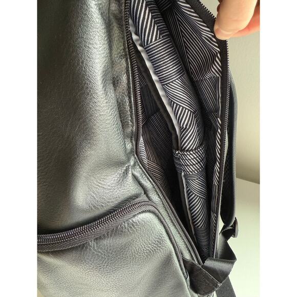 $200 Itzy Ritzy Diaper Backpack - Black White - Picture 9 of 11